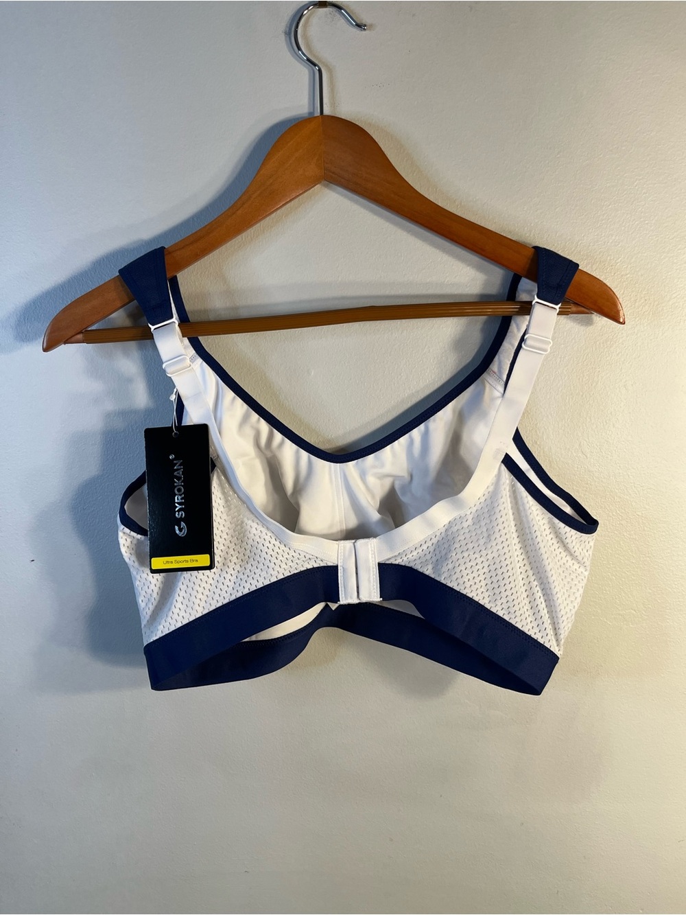 White & Navy Supportive Wireless Sports Bra by Sryokan Size 42DD NWT - Picture 2 of 6
